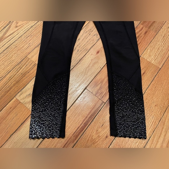 Lululemon Tight Stuff Black Tights Women’s Size 6 Reflective - Picture 7 of 11